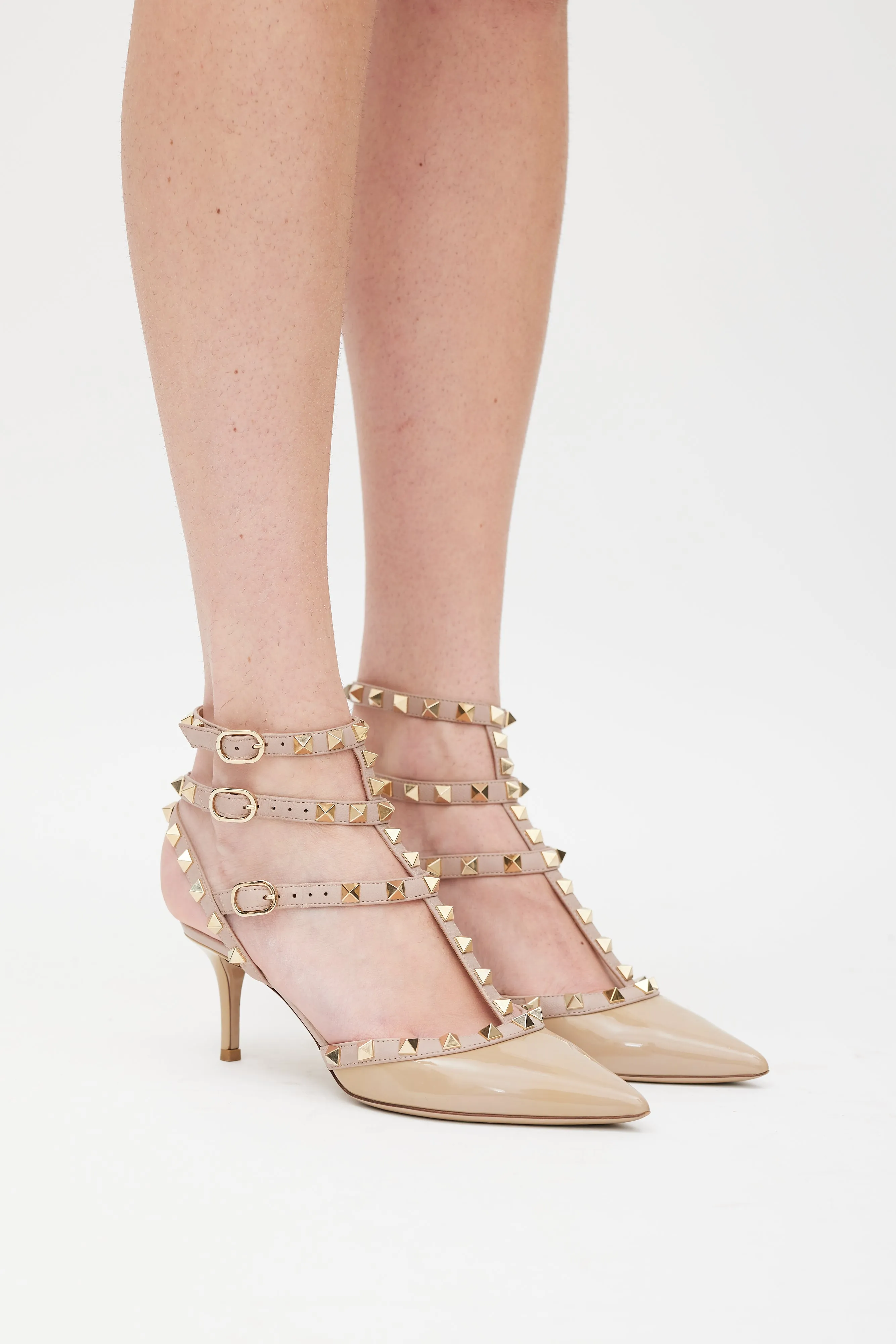 Beige Patent Leather Rockstud Heel