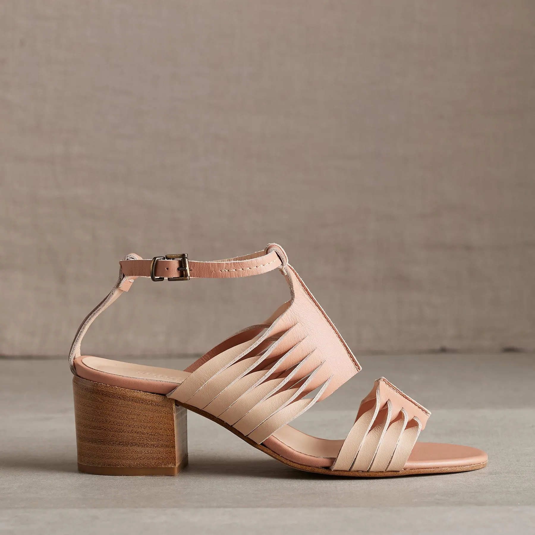 Grapevine Heels